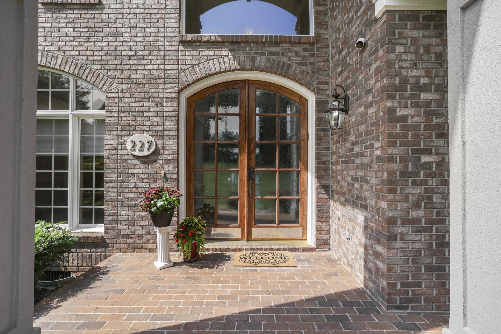227 Woodlake Drive Property Photo 8