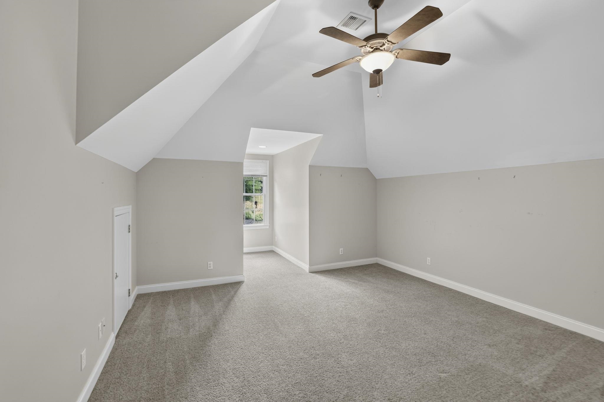 227 Woodlake Drive Property Photo 33