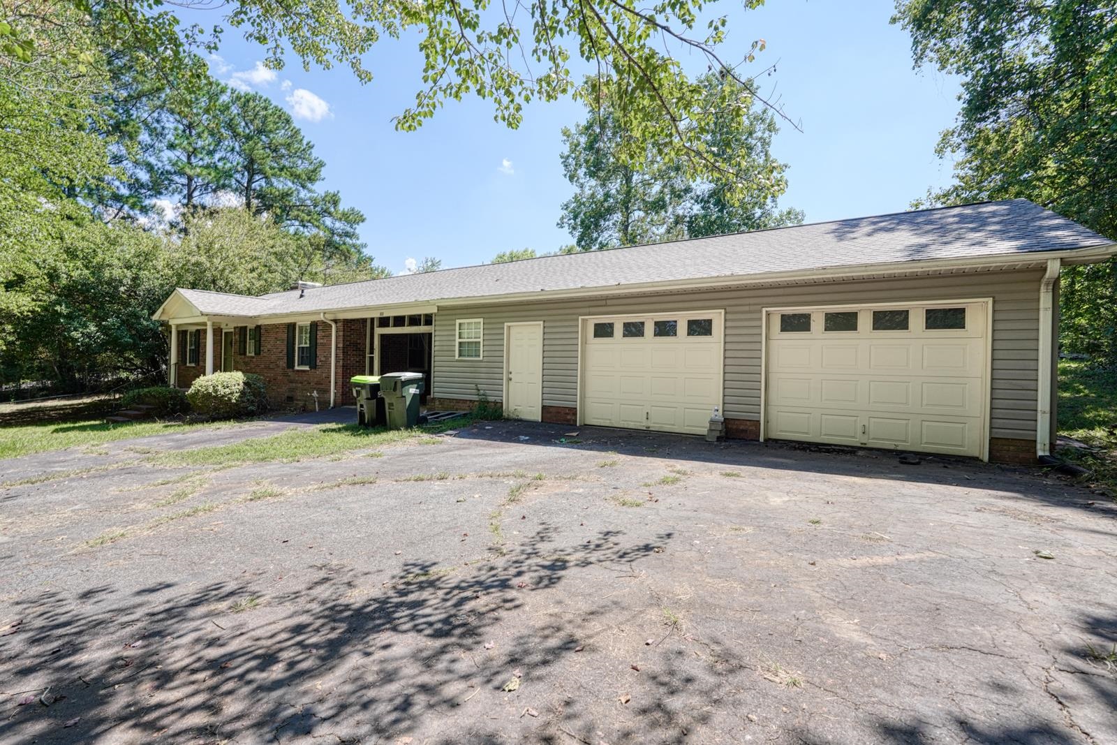 100 Carpenter Drive Property Photo 2