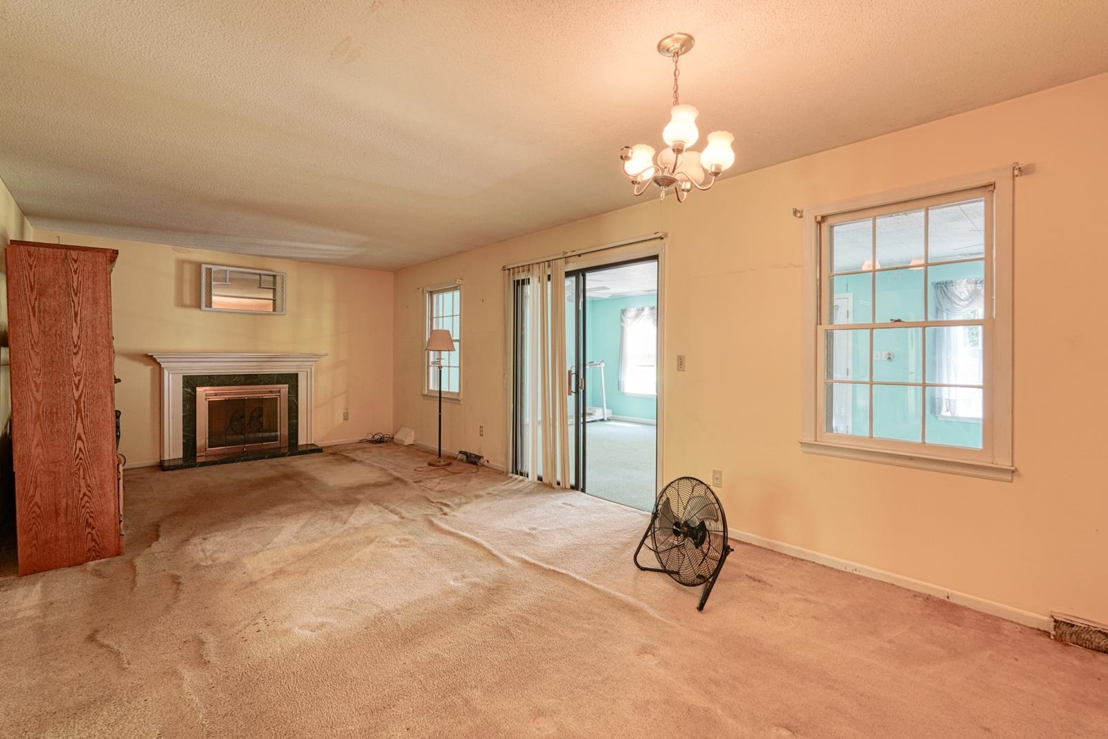 100 Carpenter Drive Property Photo 4