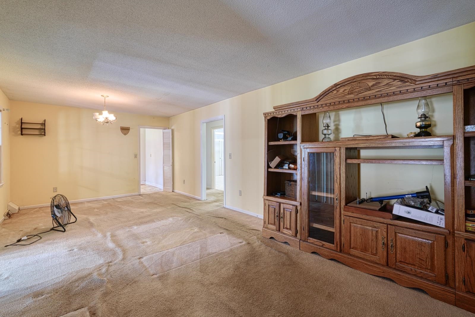 100 Carpenter Drive Property Photo 5