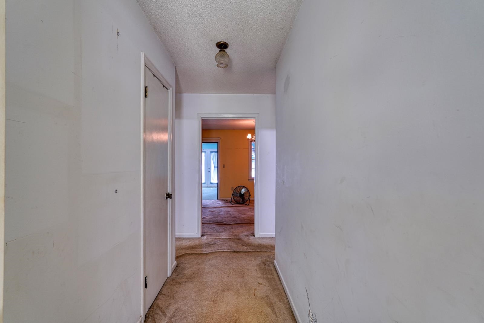 100 Carpenter Drive Property Photo 8