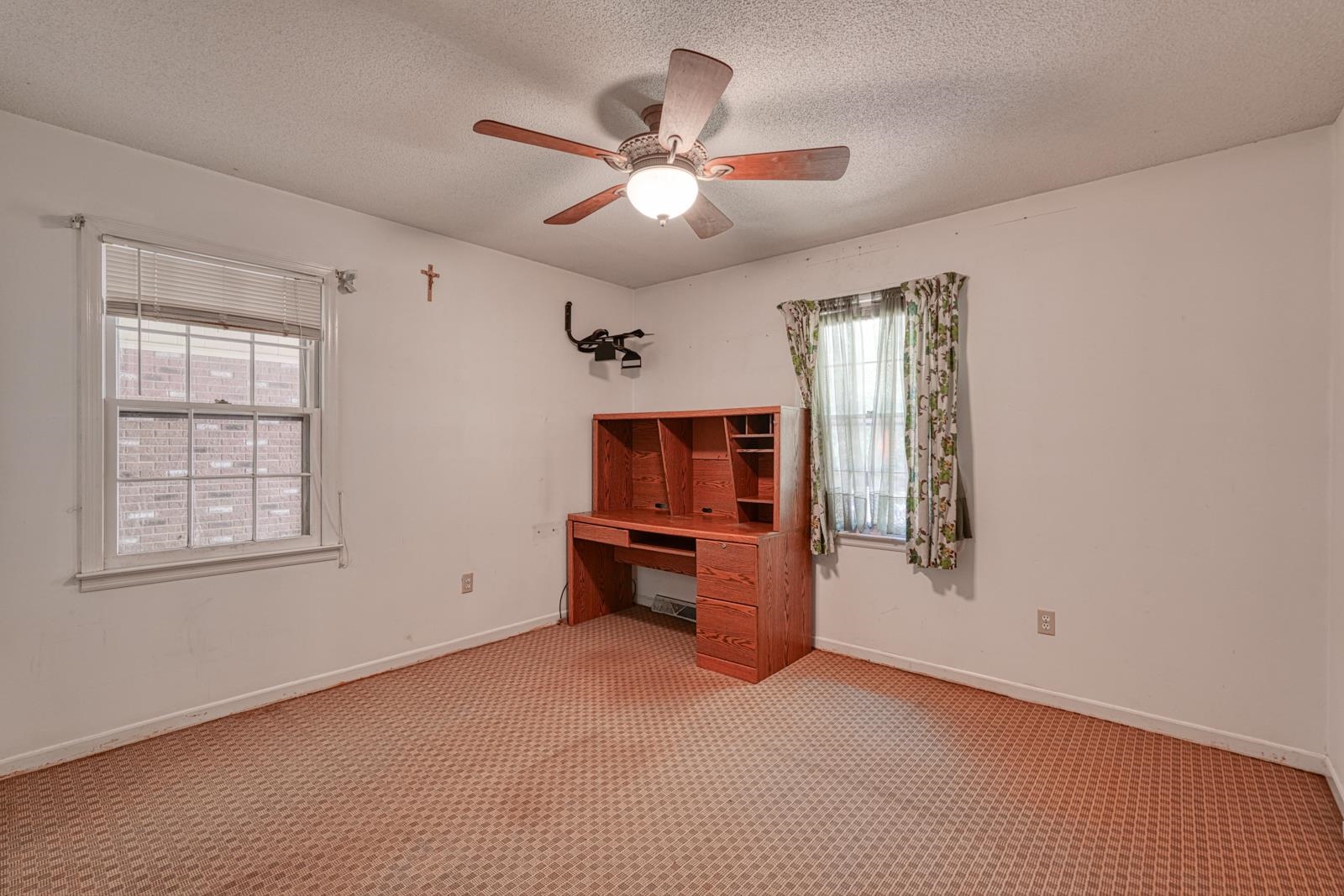 100 Carpenter Drive Property Photo 9