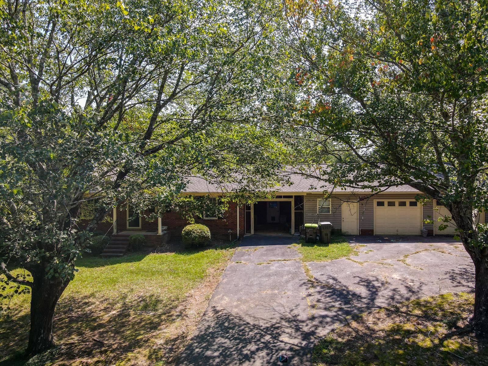 100 Carpenter Drive Property Photo 22