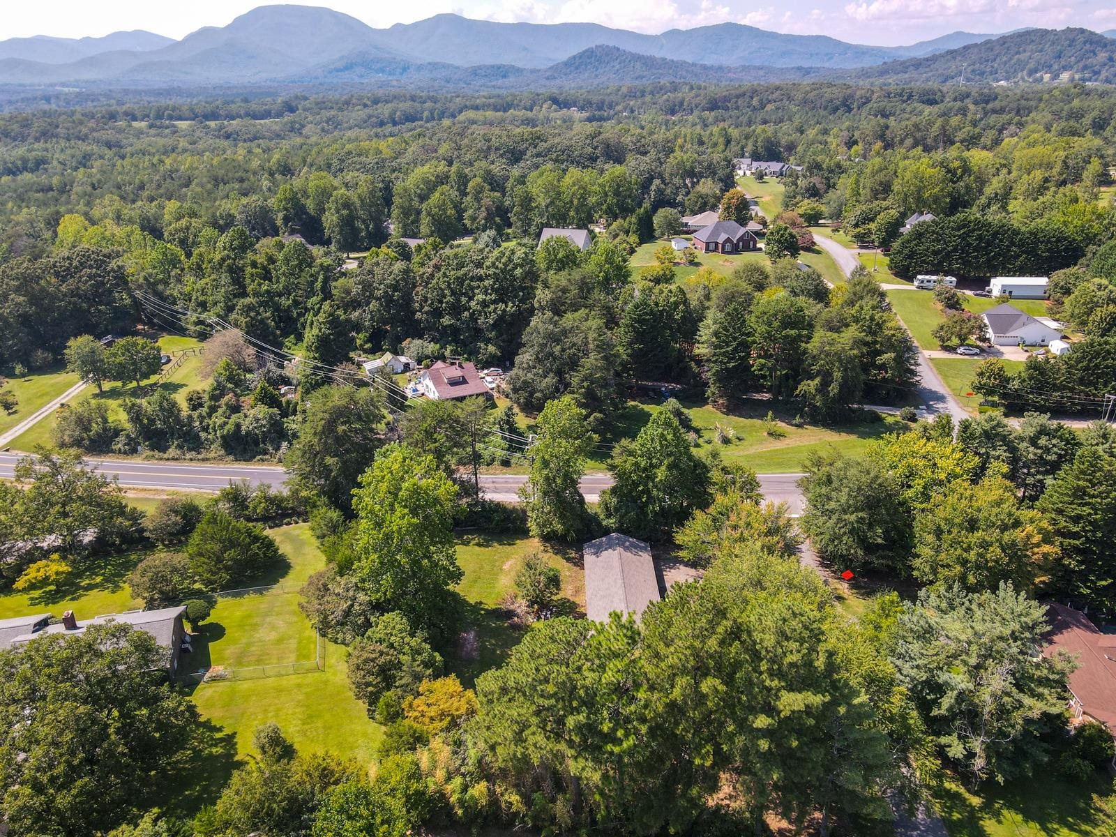 100 Carpenter Drive Property Photo 26