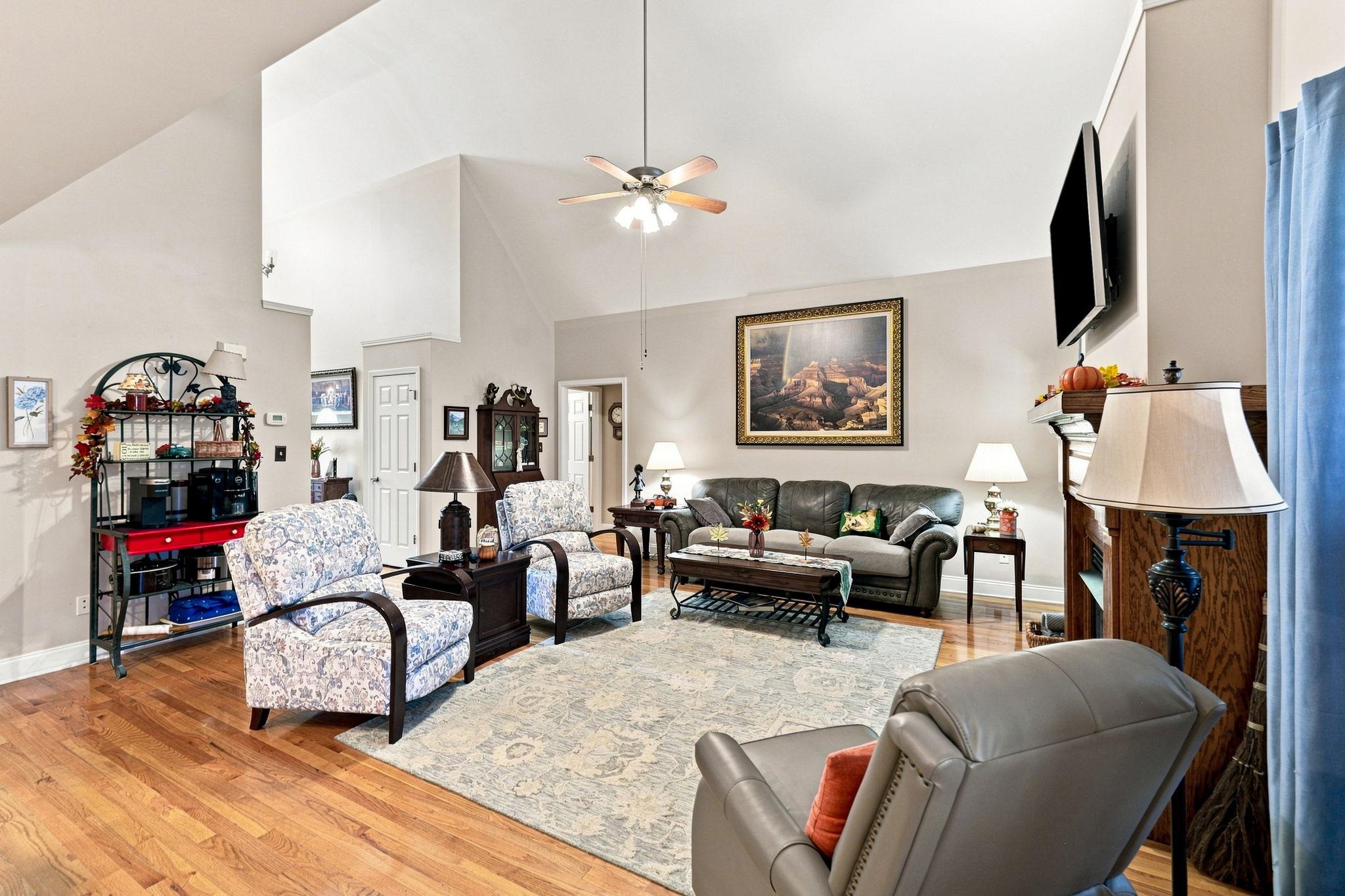 209 Roundstone Drive Property Photo 13