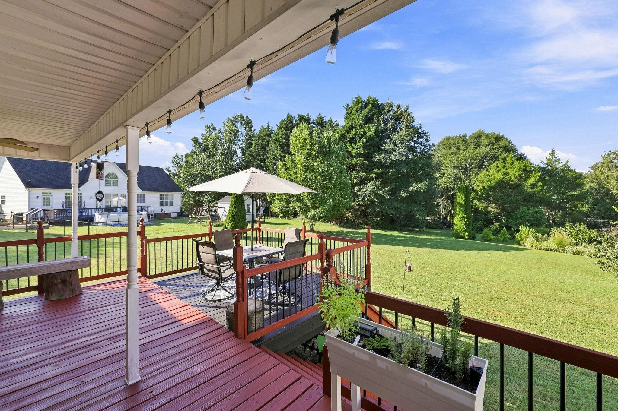 209 Roundstone Drive Property Photo 24