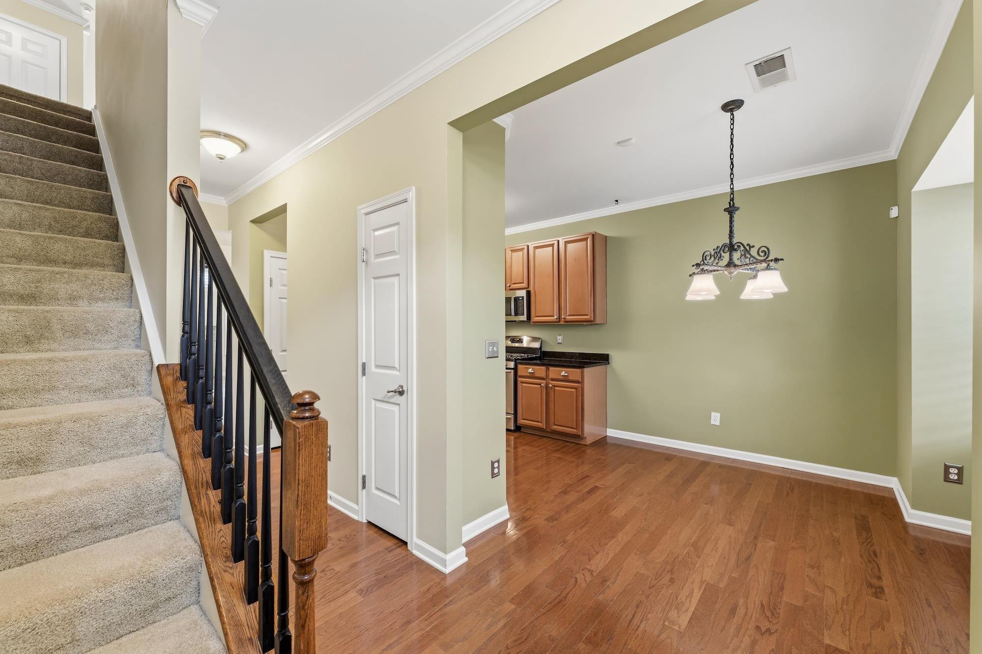 419 Cedar Pines Drive Property Photo 3