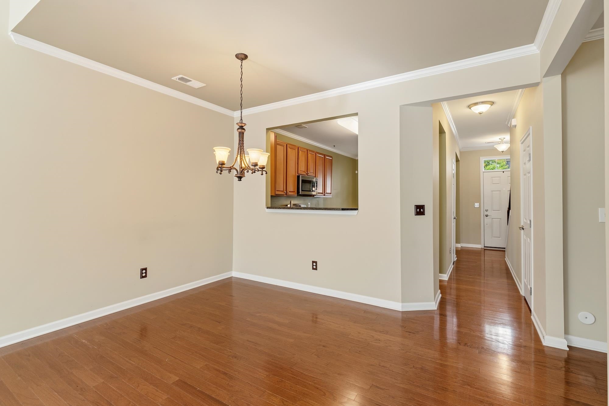 419 Cedar Pines Drive Property Photo 9
