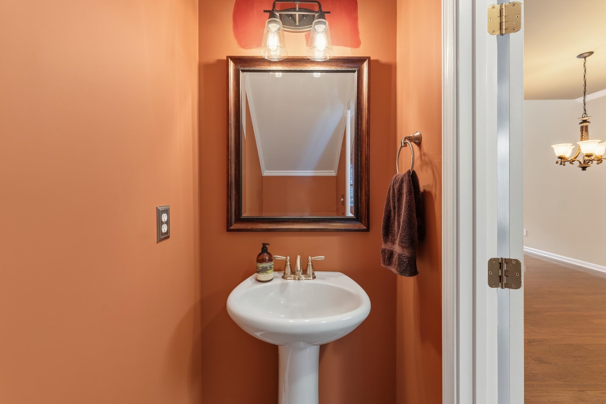 419 Cedar Pines Drive Property Photo 13
