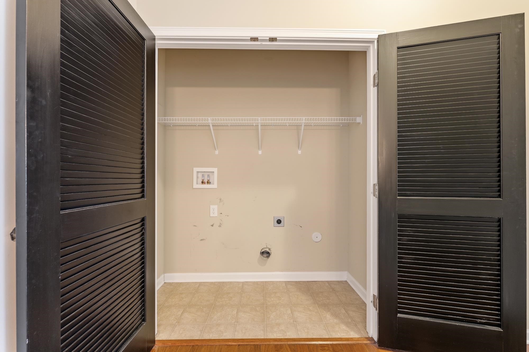 419 Cedar Pines Drive Property Photo 14
