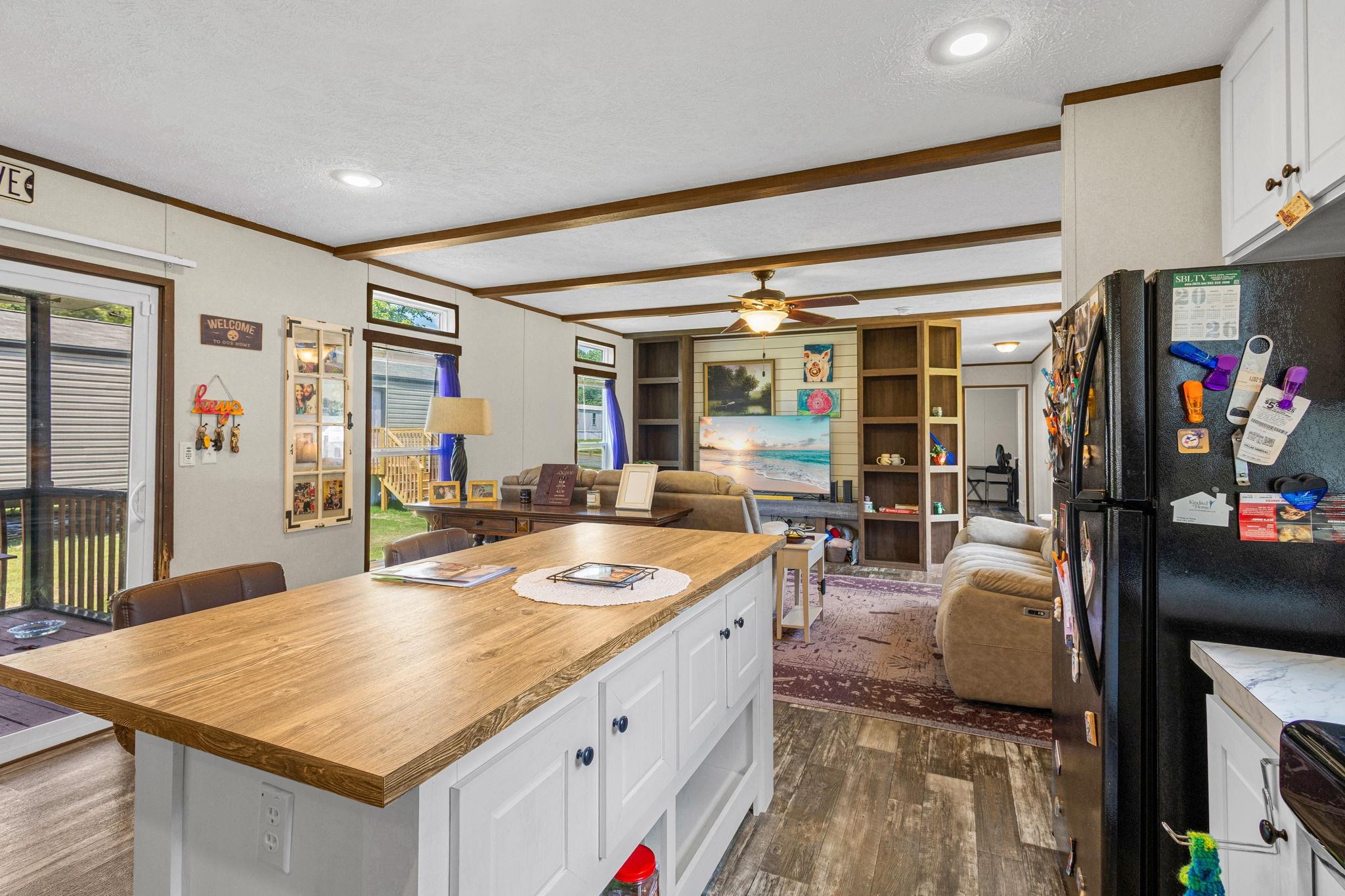 220 Wedge Way Property Photo 8