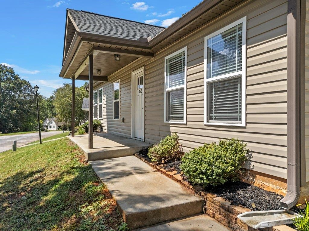 365 Half Rock Circle Property Photo 4