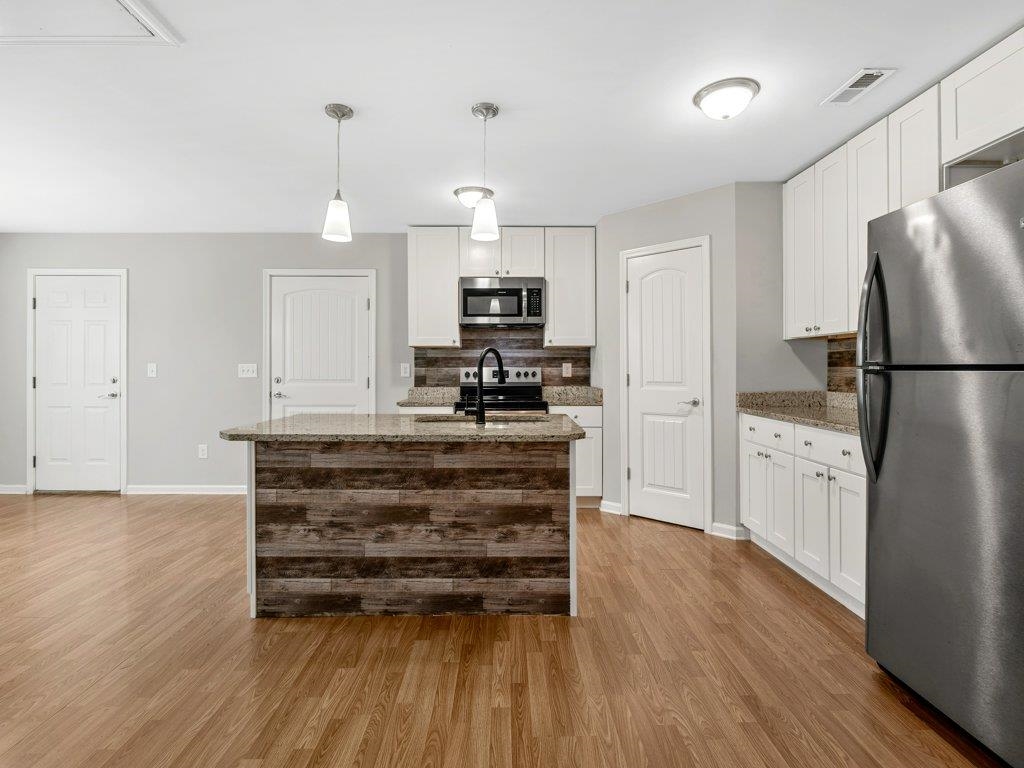 365 Half Rock Circle Property Photo 13