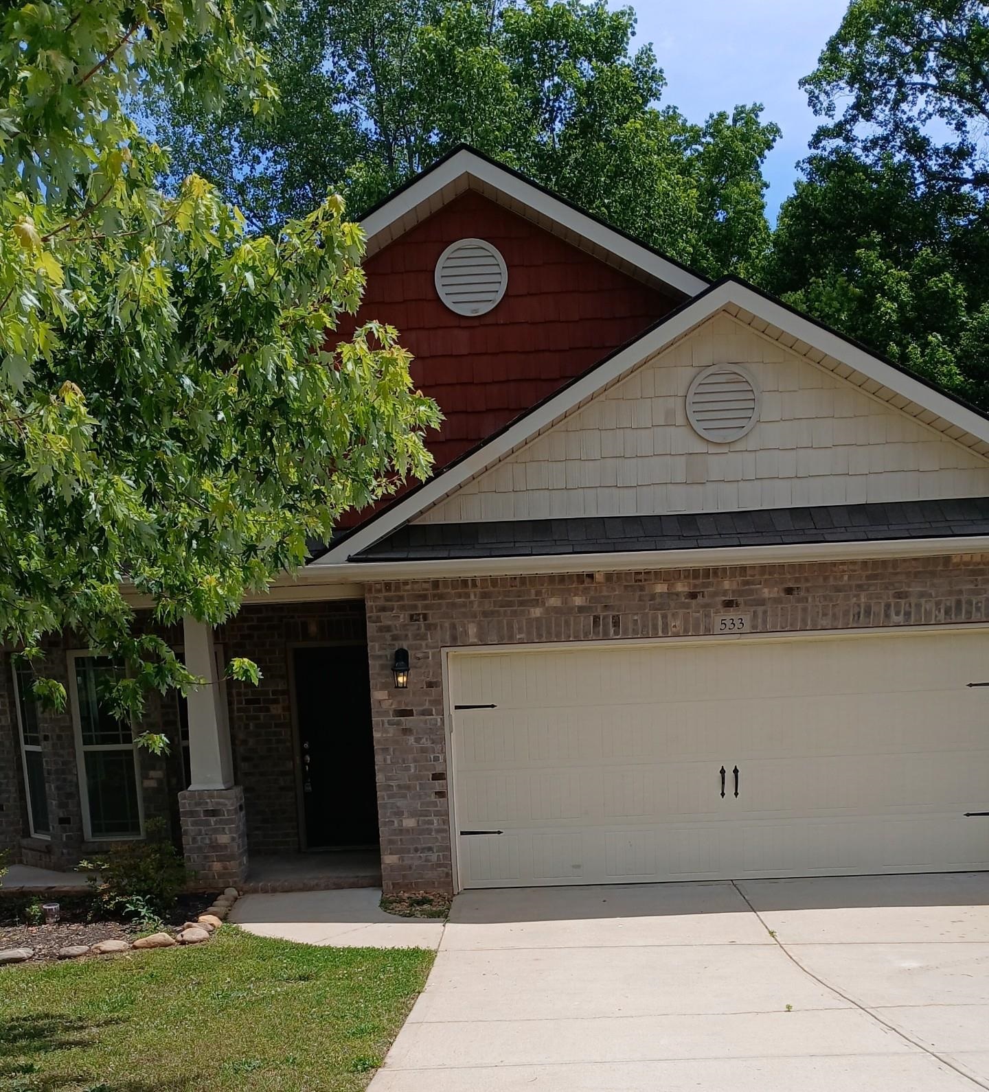 533 E Heatherstone Lane