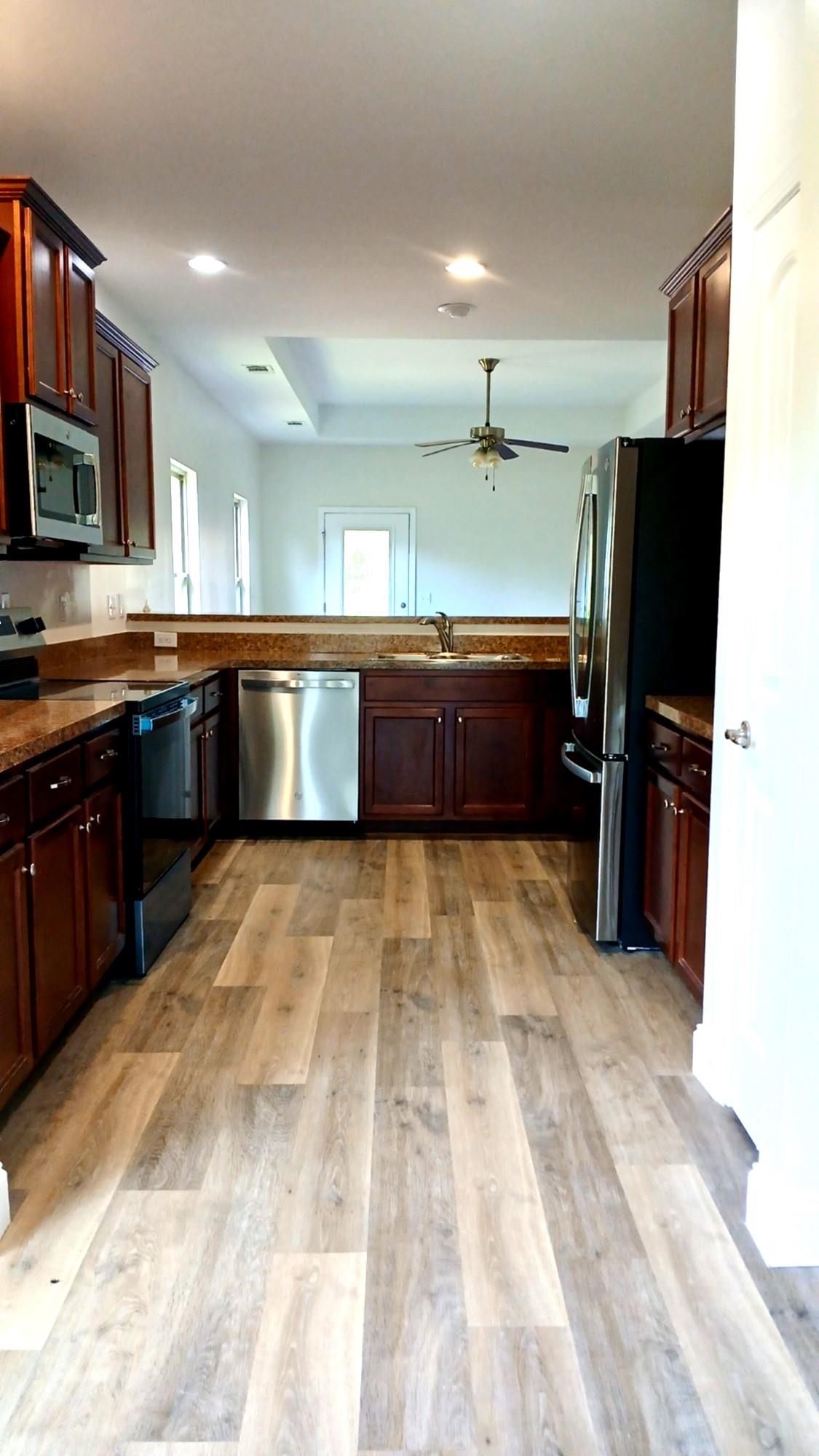 533 E Heatherstone Lane Property Photo 3