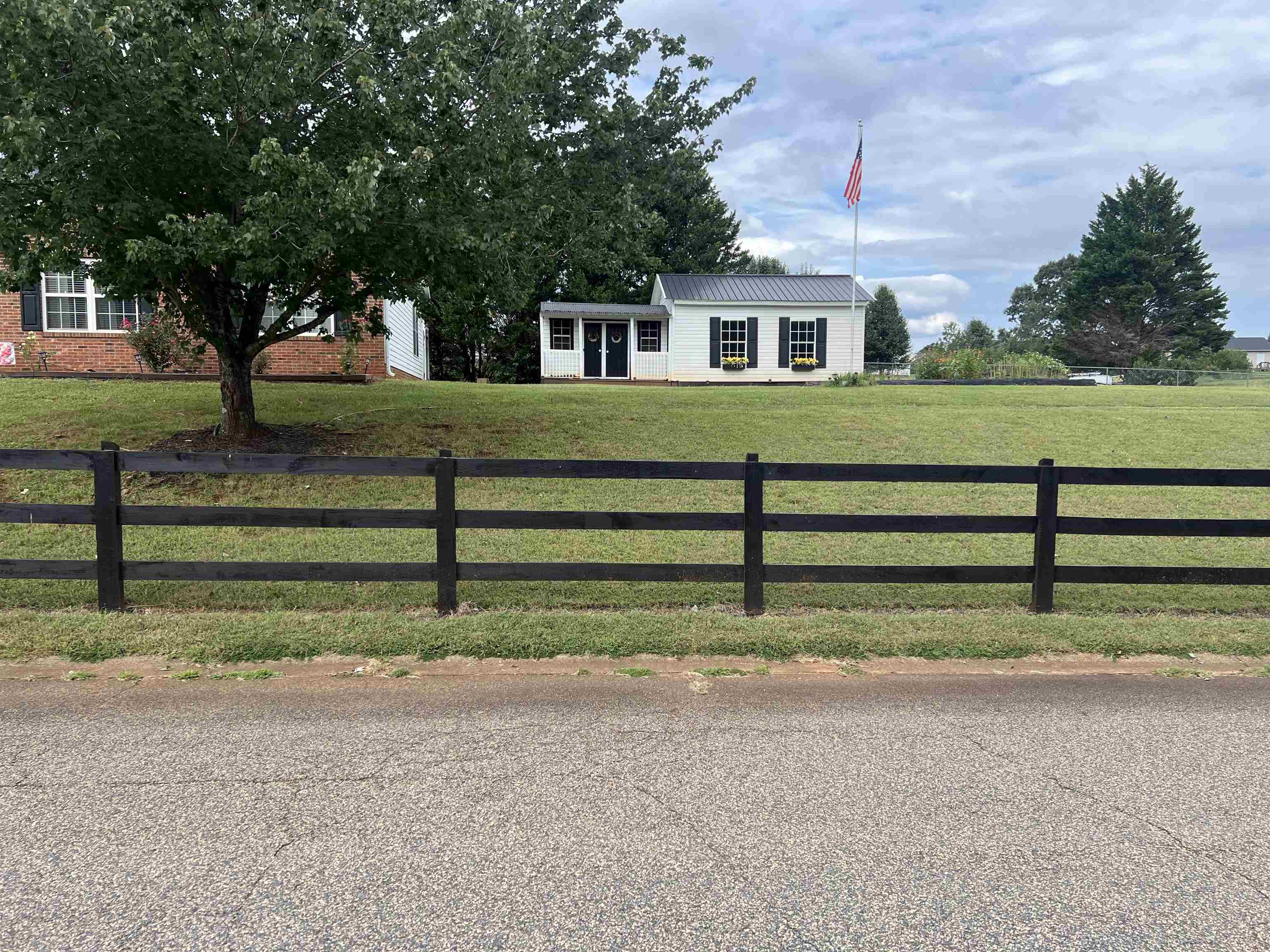 231 Summer Lady Lane Property Photo 3