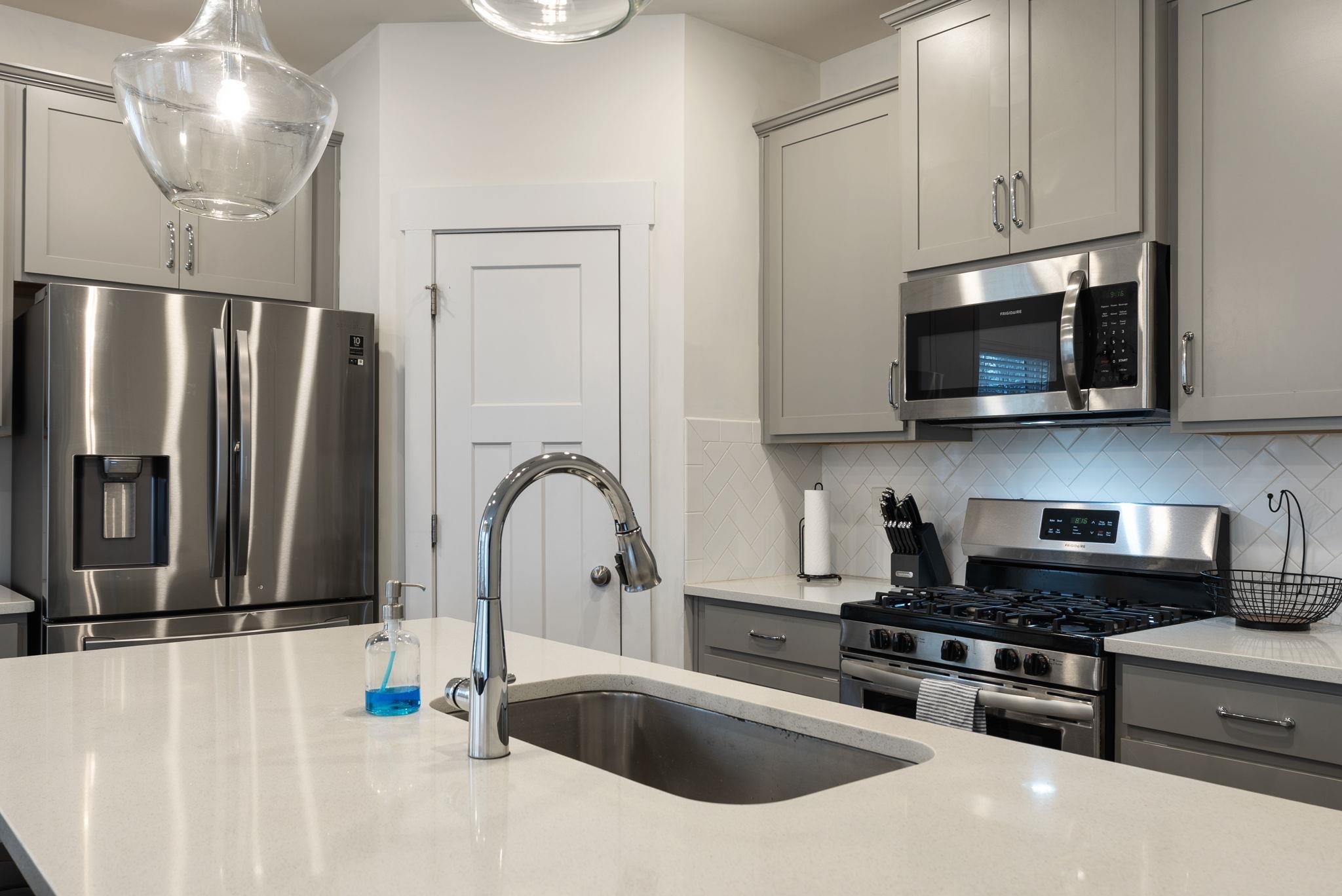 100 Grey Oak Trail Property Photo 7