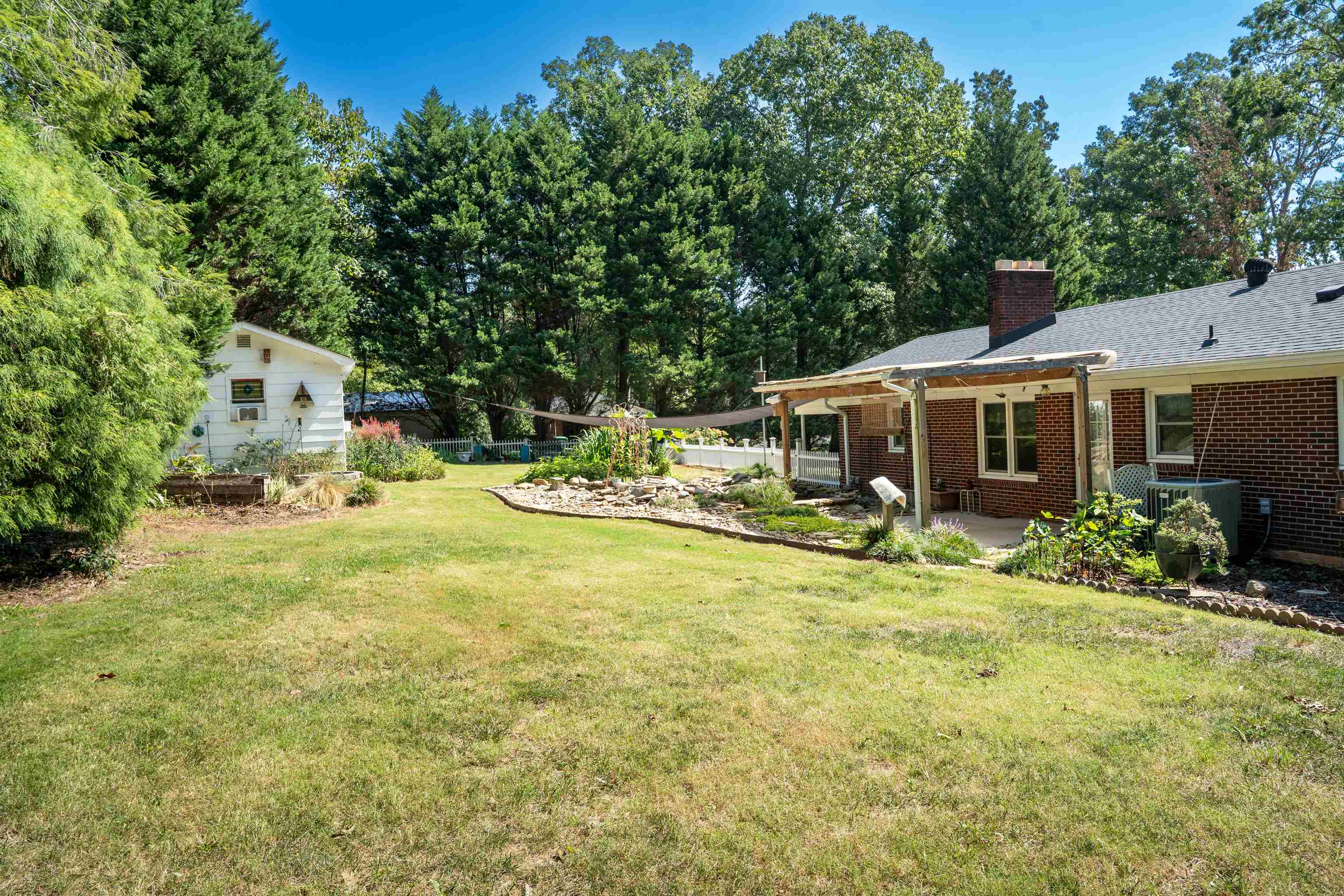 114 E Brookwood Lane Property Photo 12