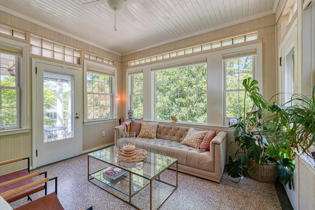 640 Crystal Drive Property Photo 10