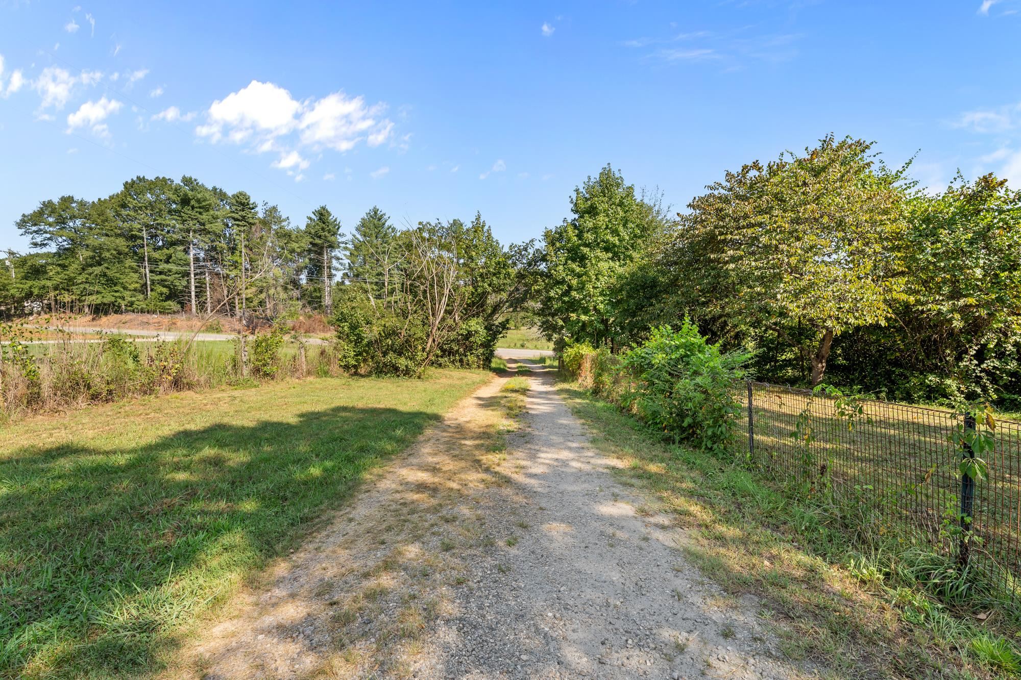 430 Old Burnett Road Property Photo 2