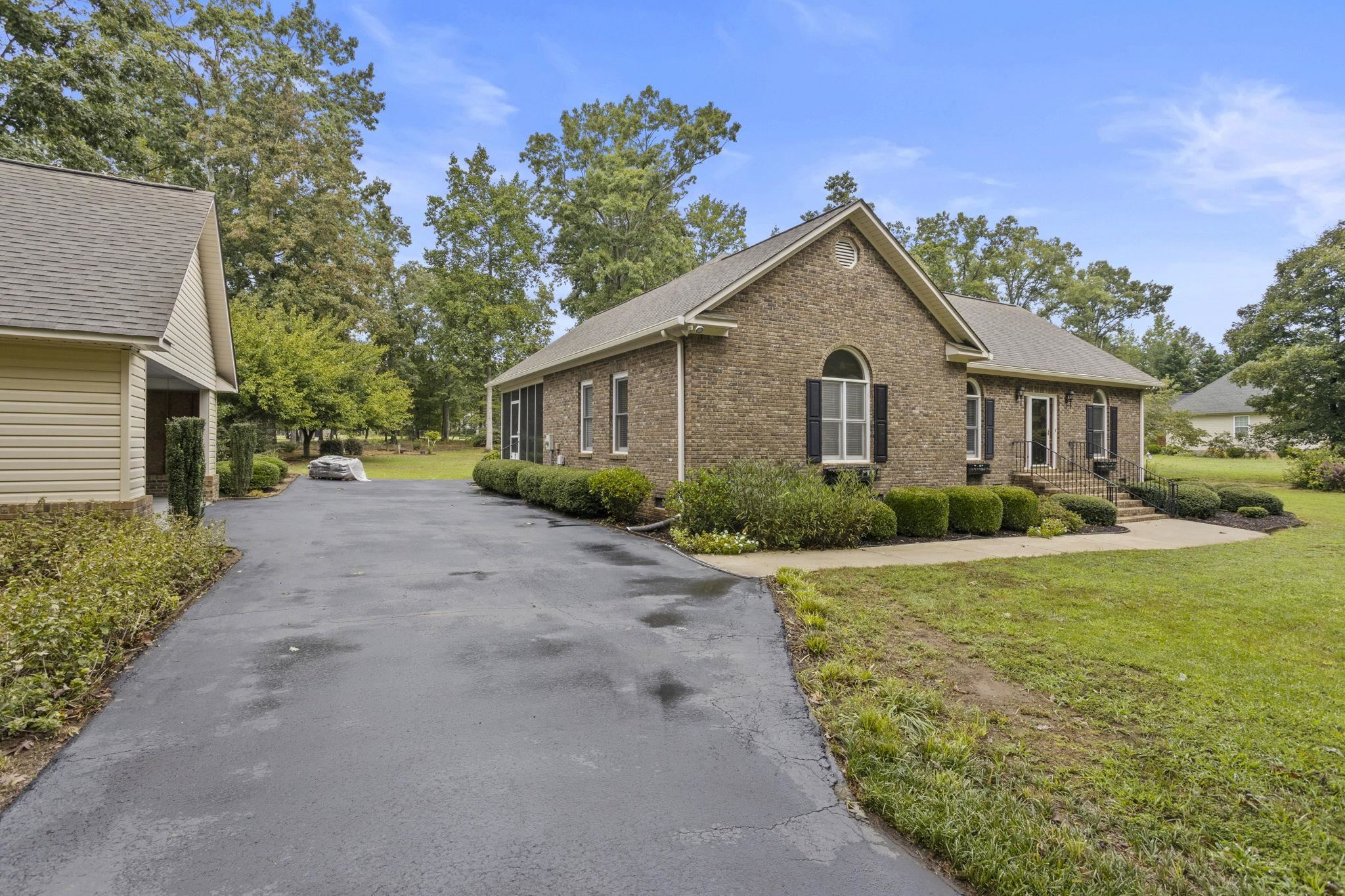 225 Plantation Lane Property Photo 34