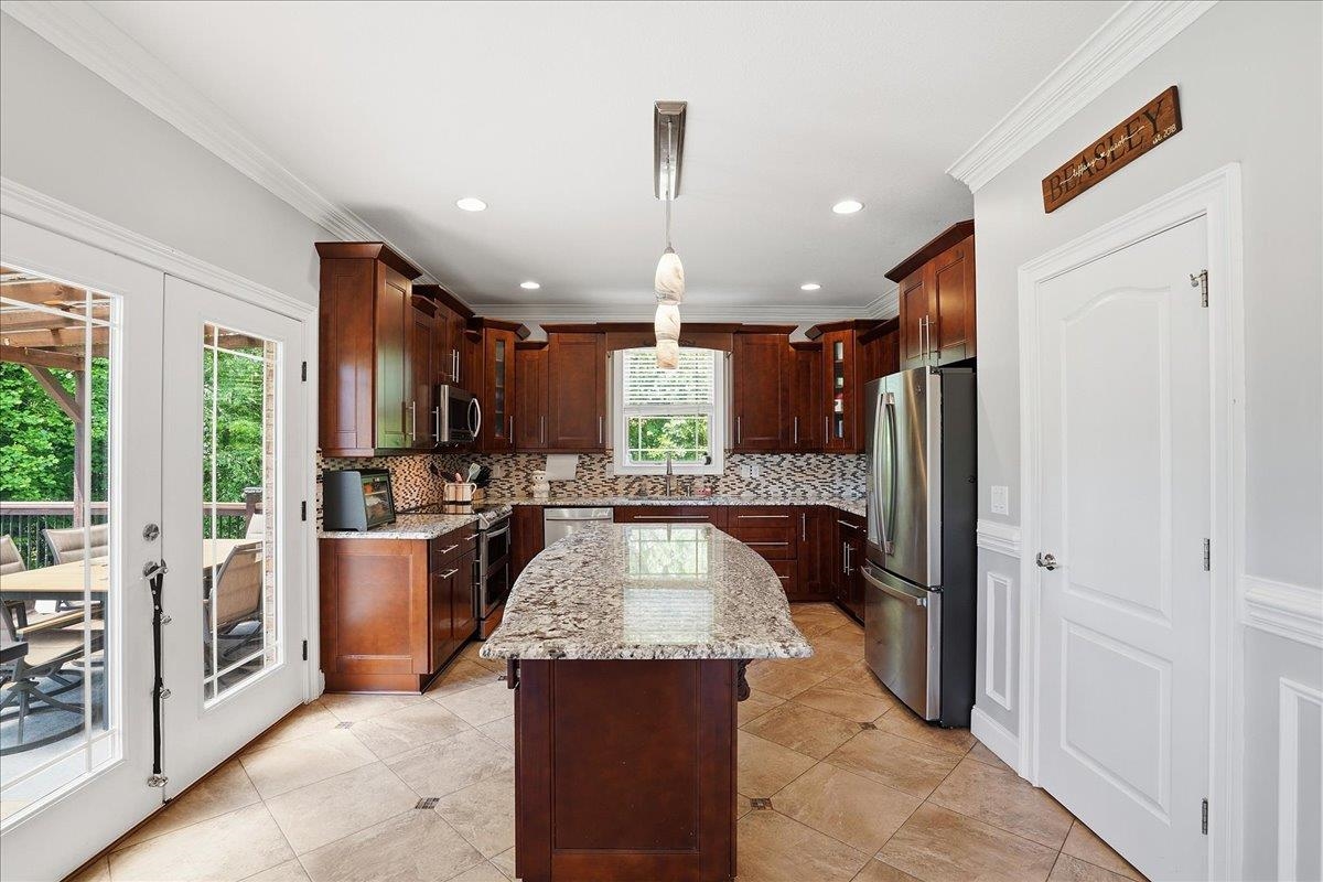 429 Hunting Crest Court Property Photo 5
