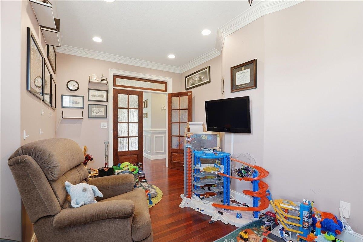 429 Hunting Crest Court Property Photo 11