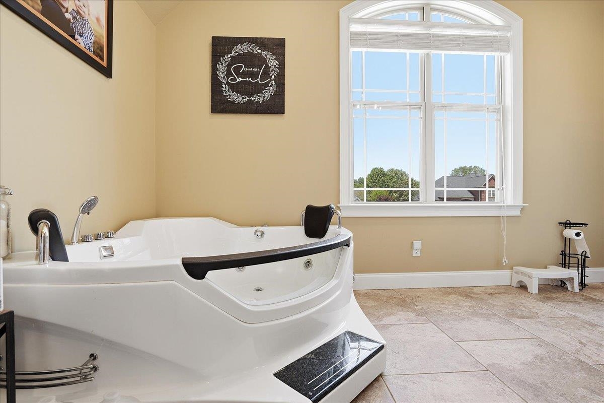 429 Hunting Crest Court Property Photo 22