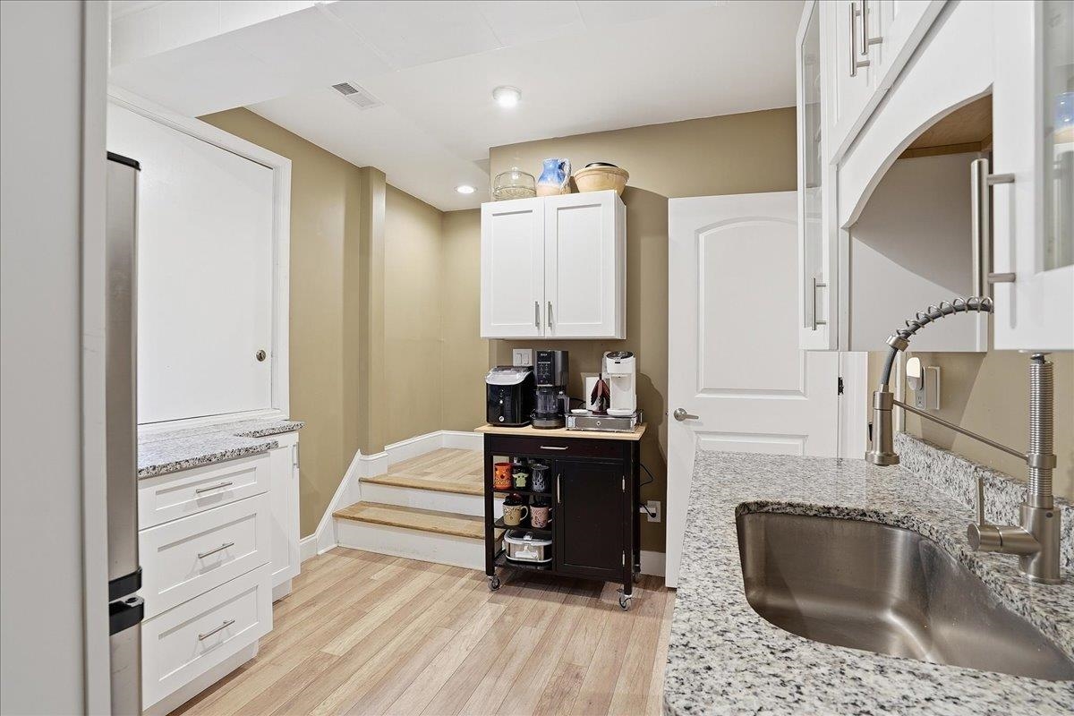 429 Hunting Crest Court Property Photo 24