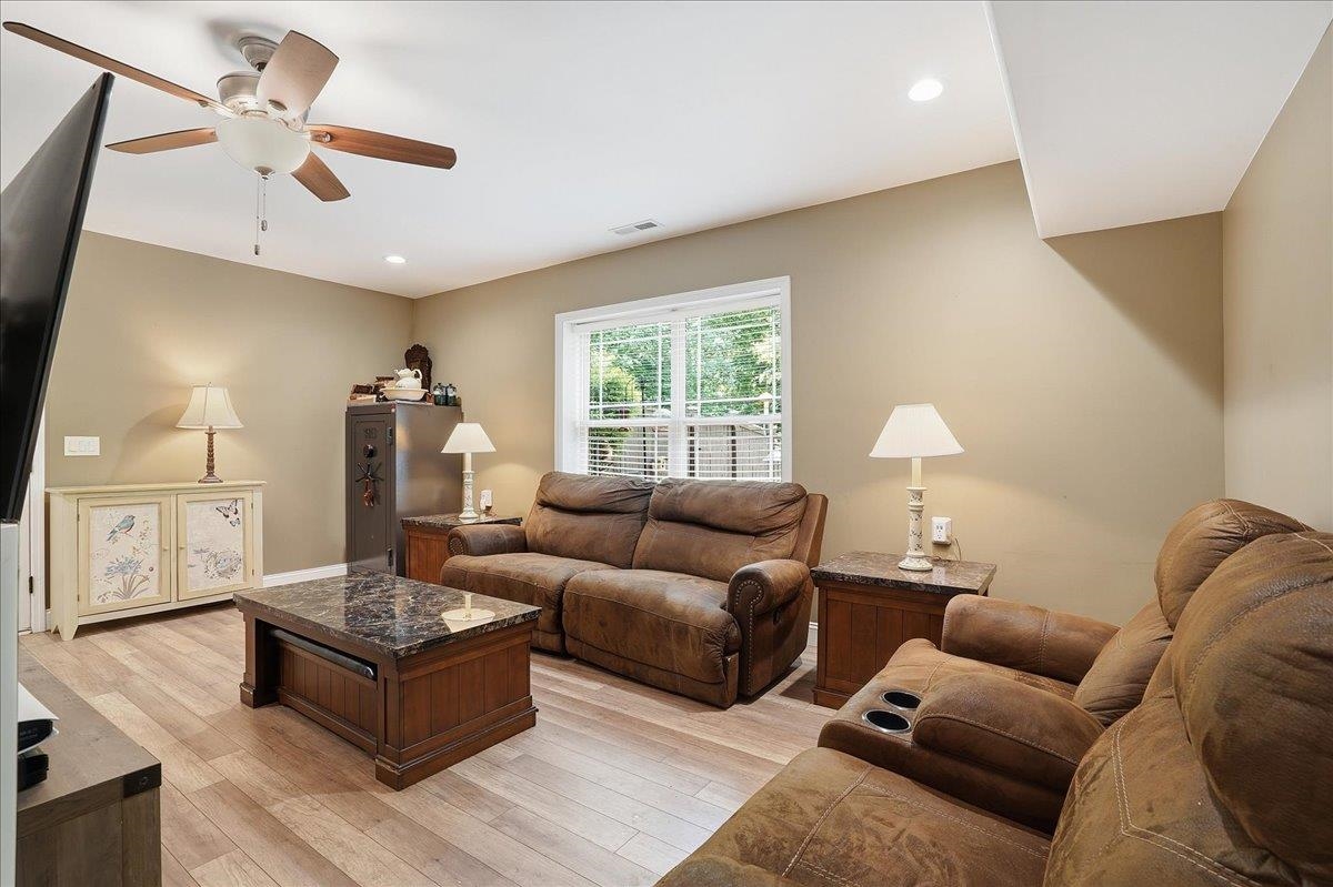 429 Hunting Crest Court Property Photo 26