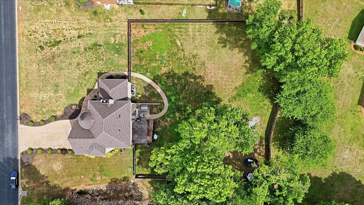 429 Hunting Crest Court Property Photo 32