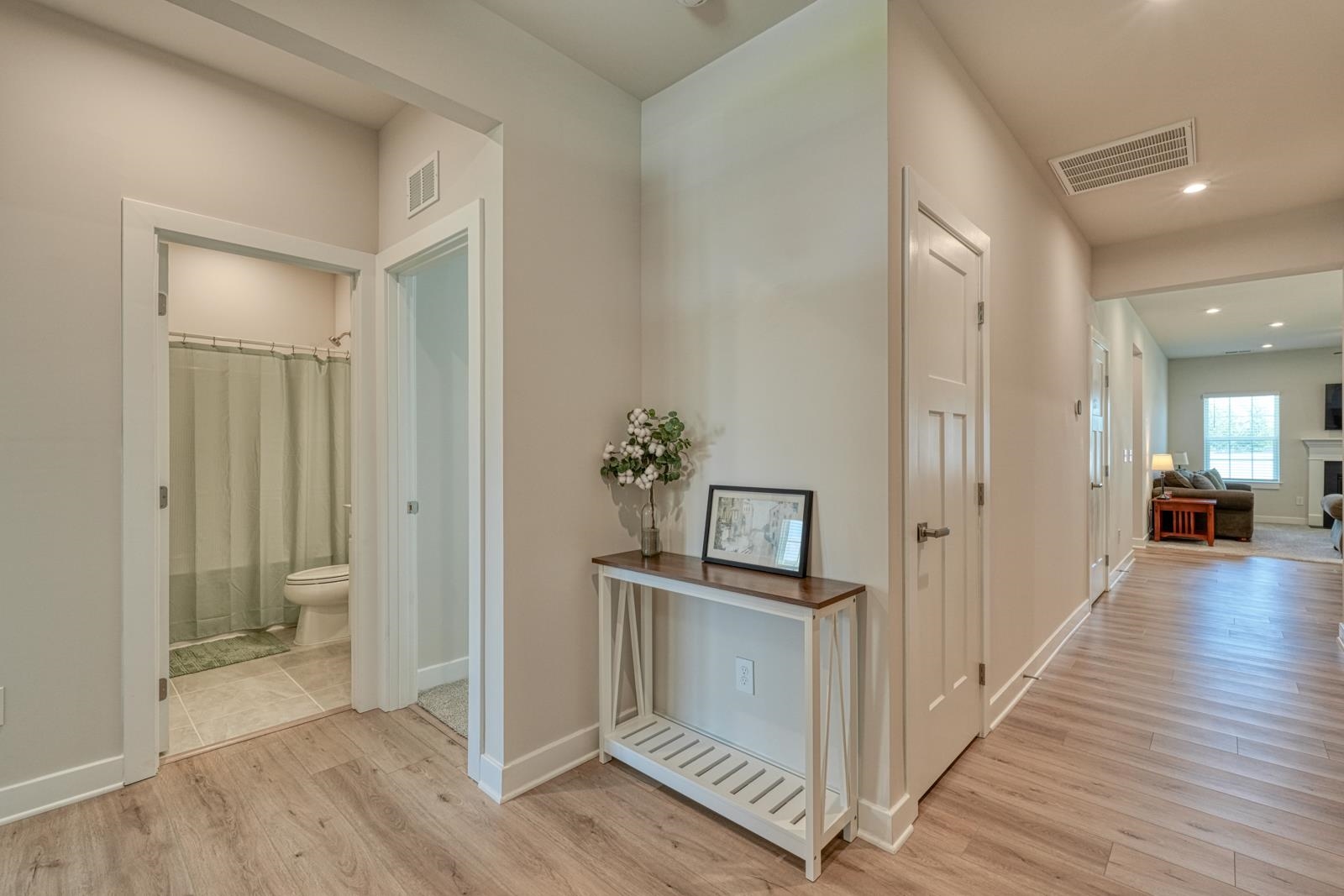 7044 Glass Court Property Photo 4