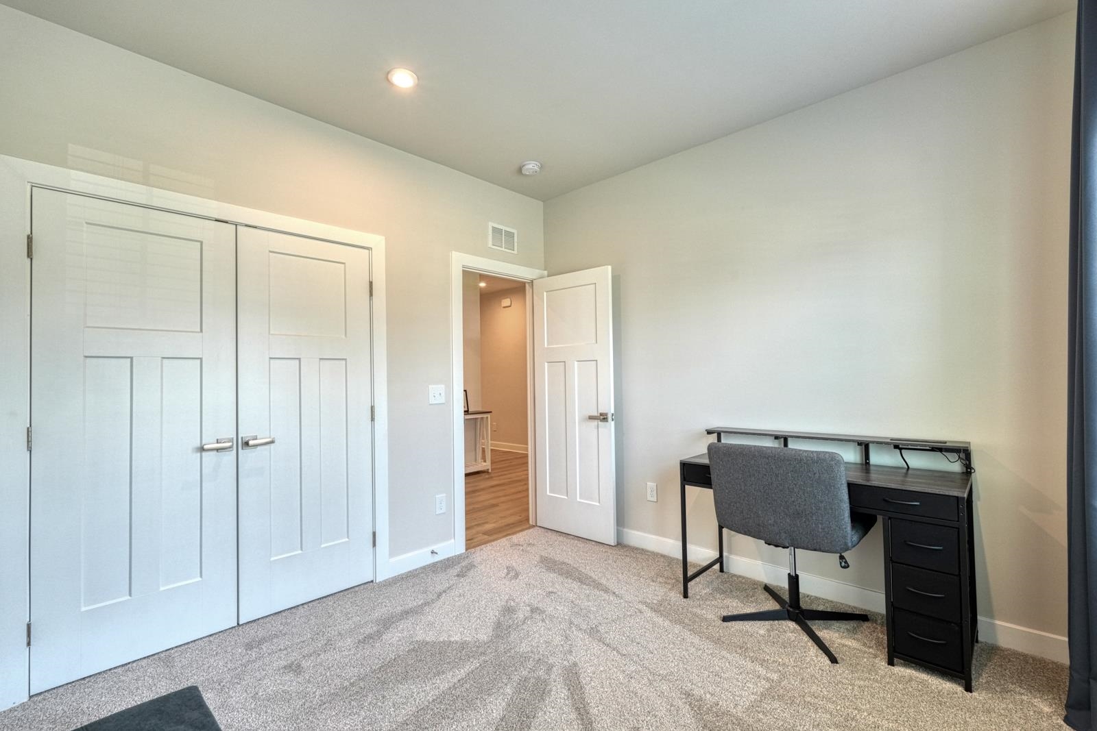 7044 Glass Court Property Photo 8