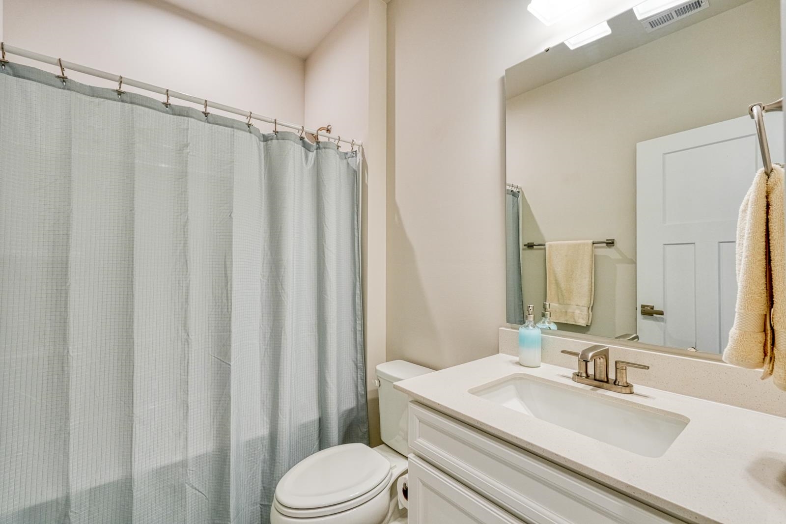 7044 Glass Court Property Photo 9