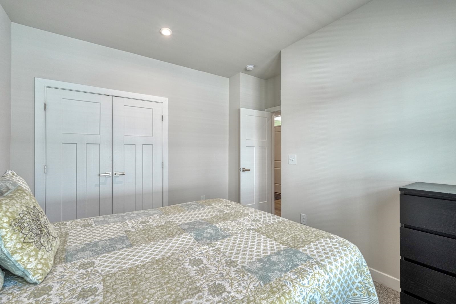 7044 Glass Court Property Photo 12