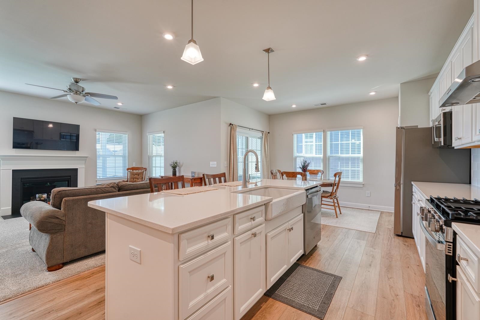 7044 Glass Court Property Photo 28