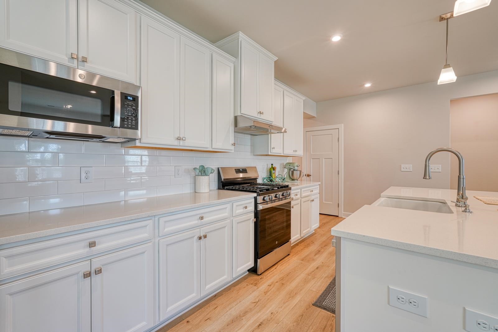 7044 Glass Court Property Photo 32