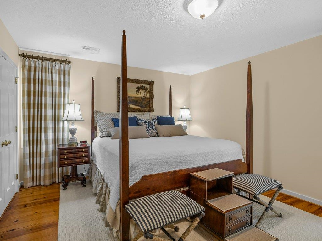 1522 W Lakeshore Drive Property Photo 18