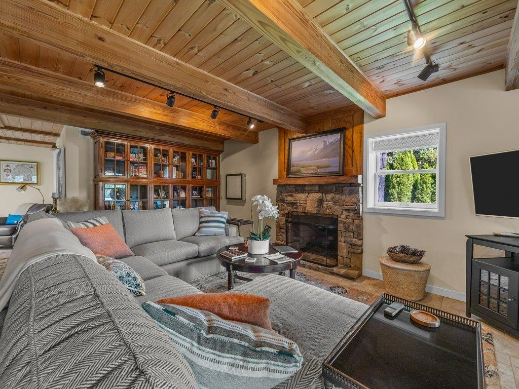 1522 W Lakeshore Drive Property Photo 29