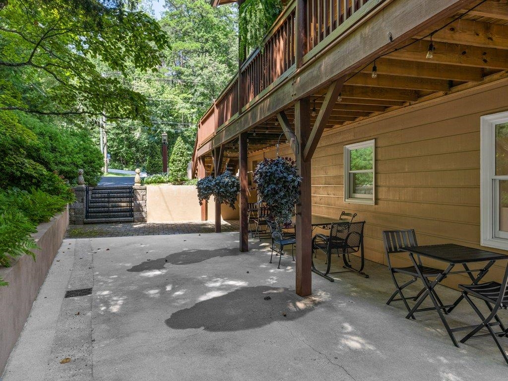 1522 W Lakeshore Drive Property Photo 41