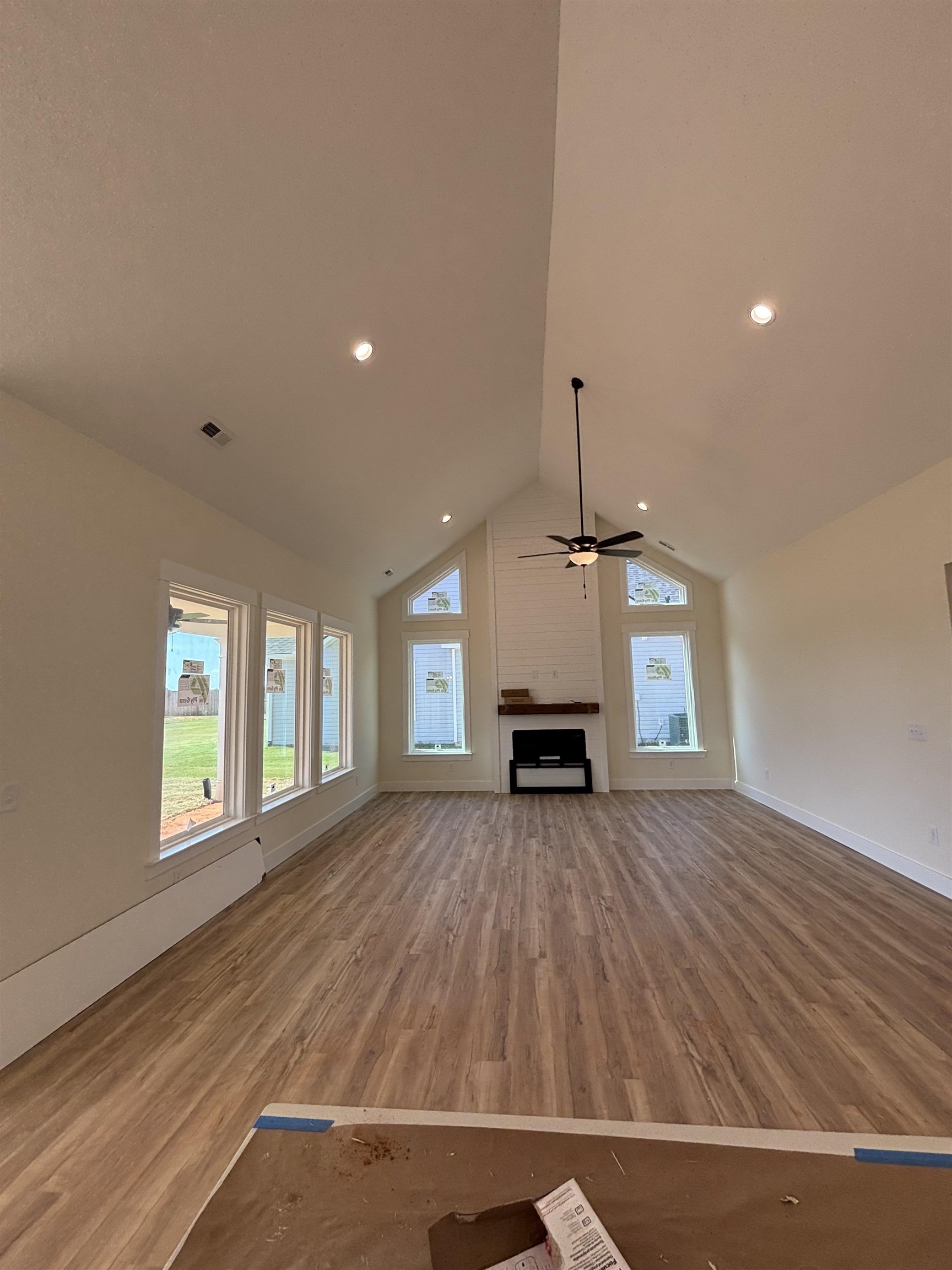 725 Mello Drive Property Photo 3