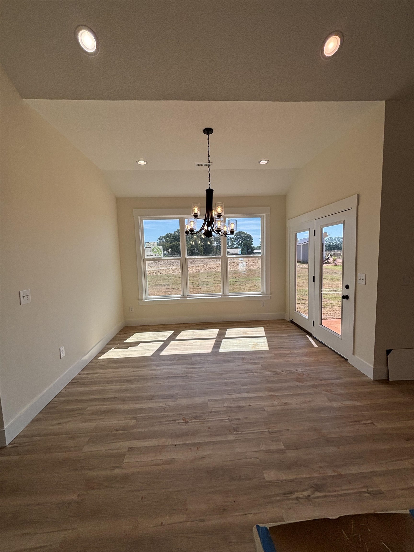 725 Mello Drive Property Photo 6