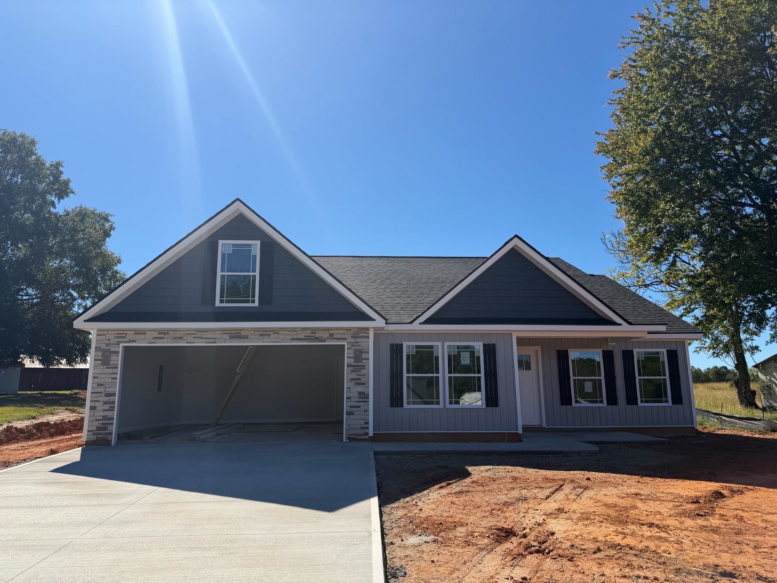 7211 New Cut Road Property Photo 1