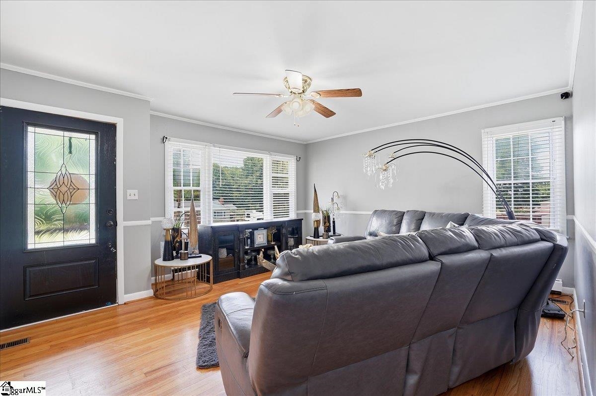 1207 Elmore Street Property Photo 7