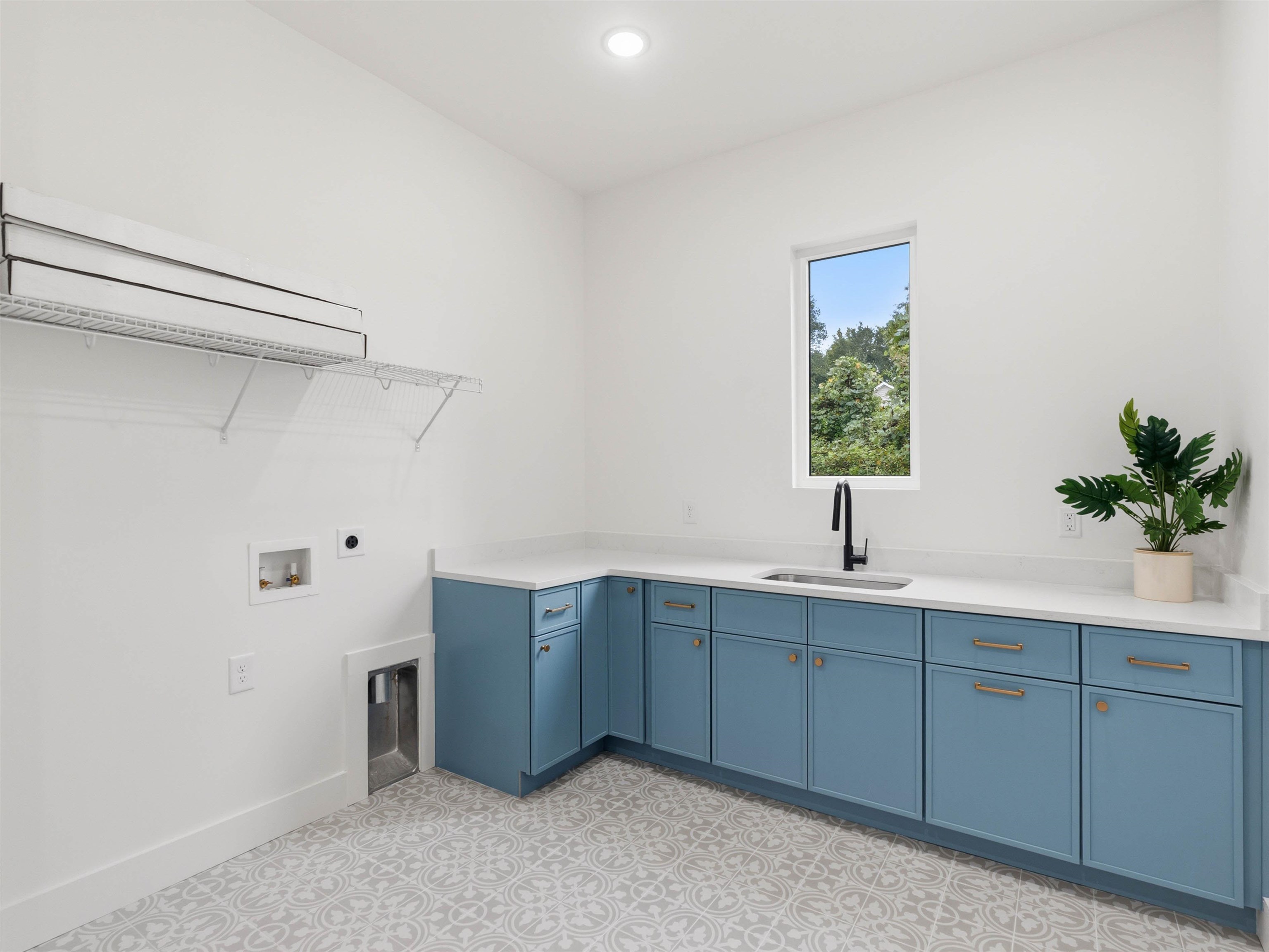 102 Joyful Court Property Photo 34