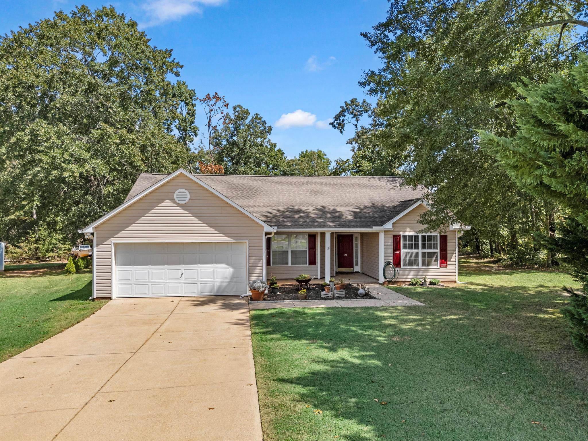 172 Lockland Drive Property Photo 4
