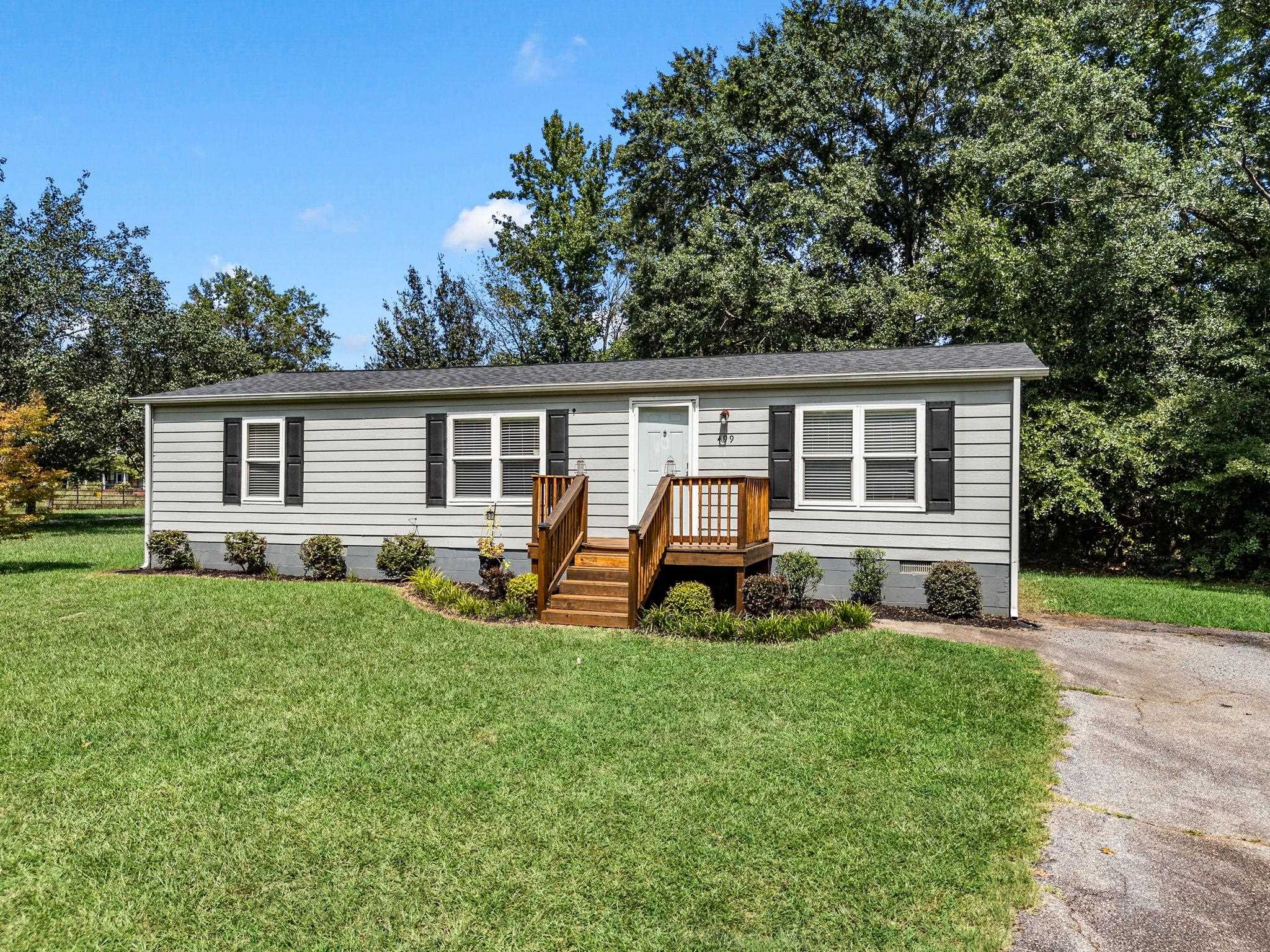 499 Murph Road Property Photo 3