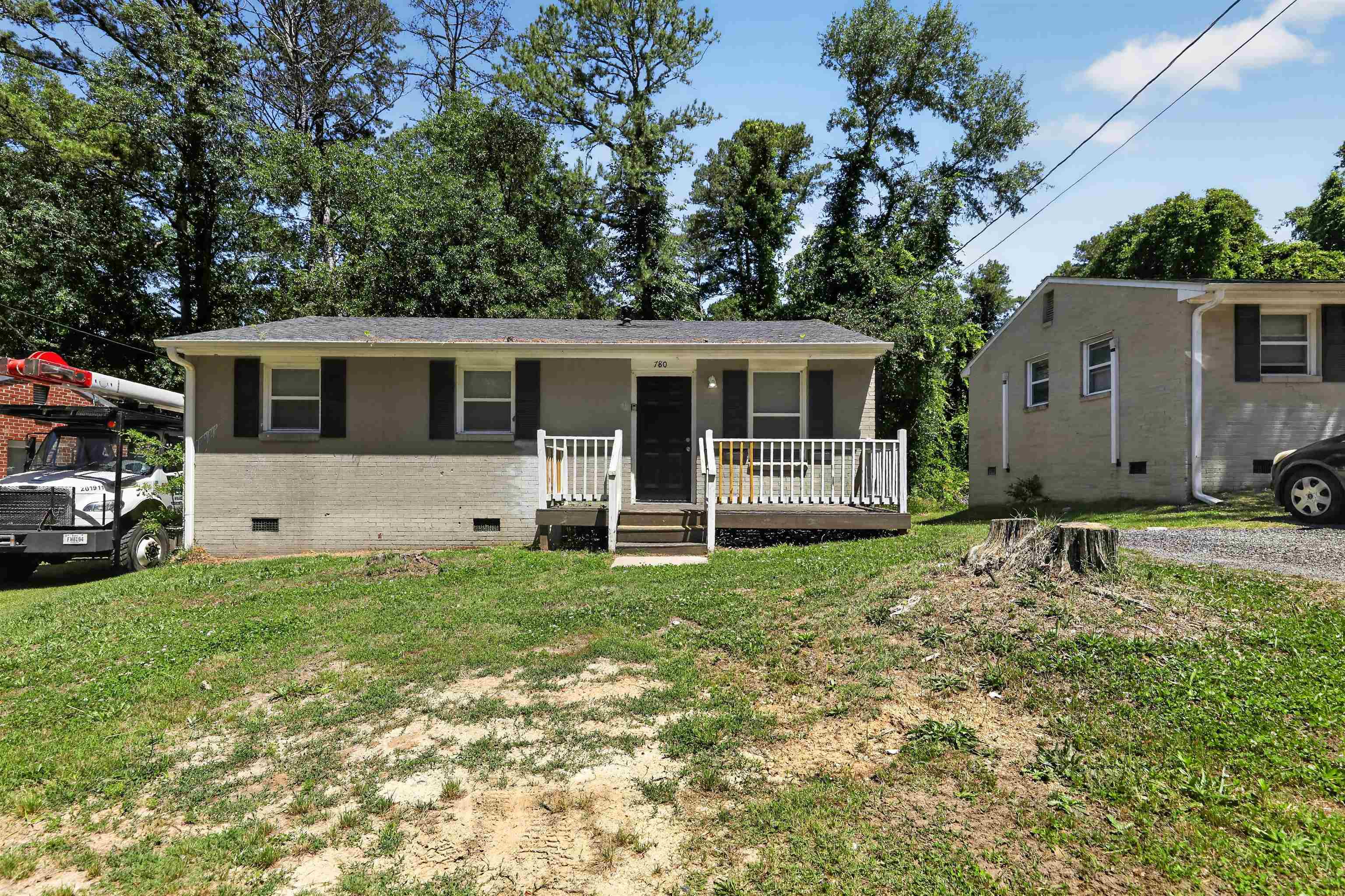 9 Delores Street Property Photo 4