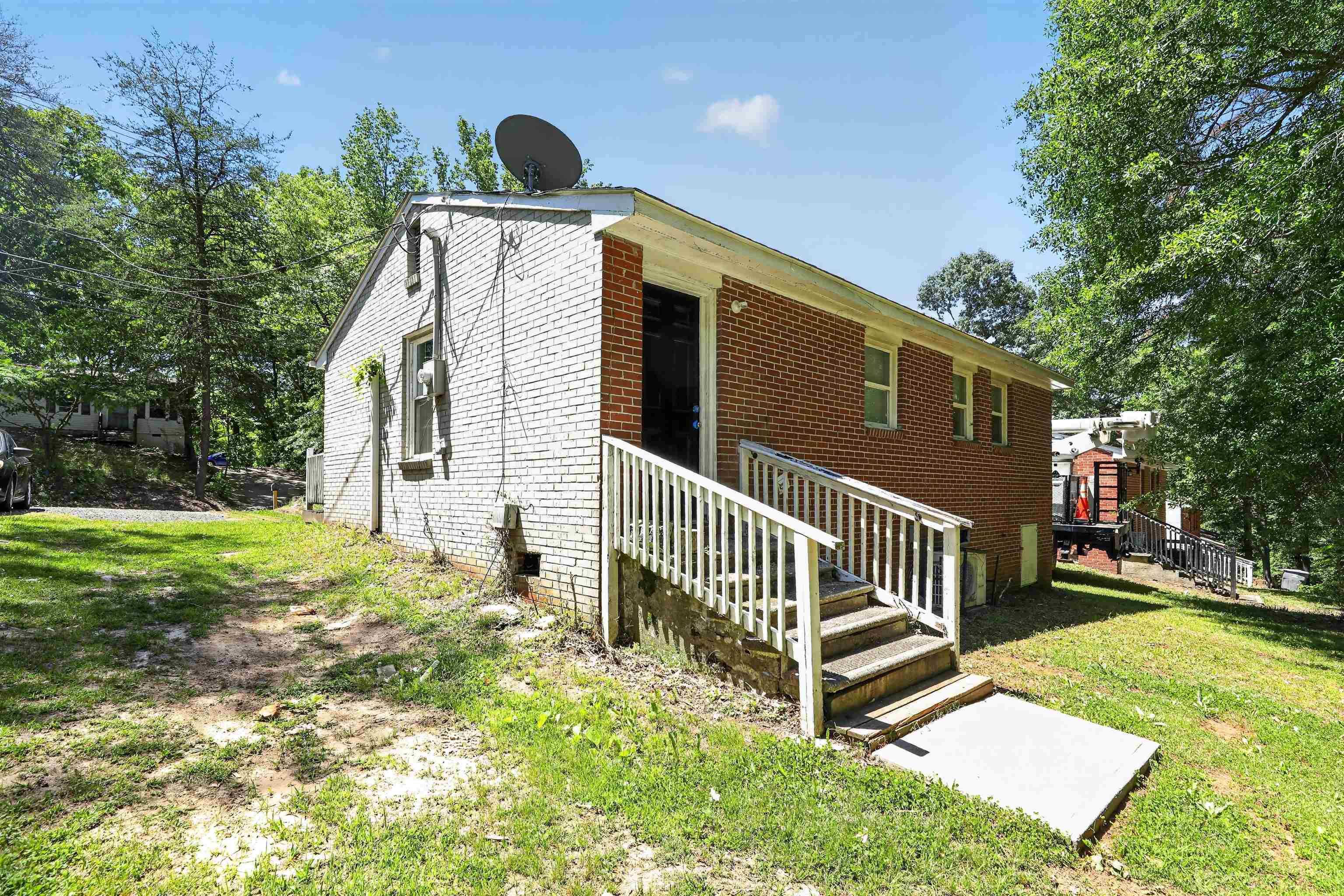 9 Delores Street Property Photo 5